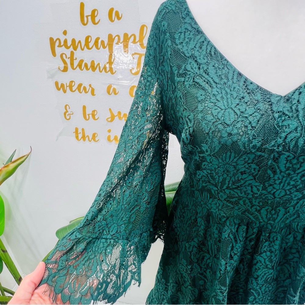 MODCLOTH Green Floral Lace Bell Sleeve Dress Size Small - Picture 6 of 16
